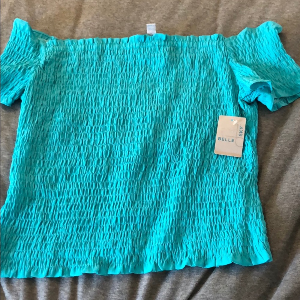 Belle sky off the shoulder shirt size large